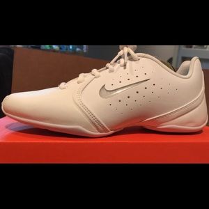Nike cheer shoes